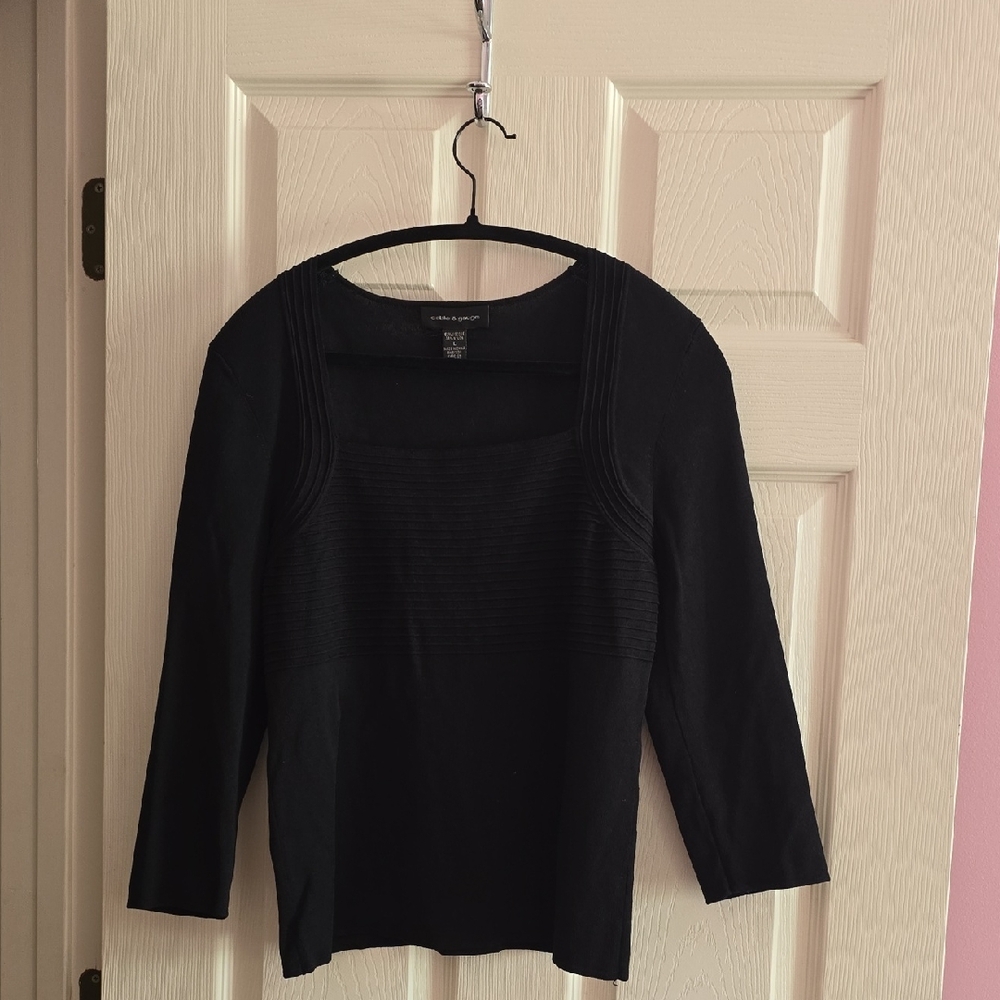 Cable & Gauge Elegant Black Knit Blouse‎